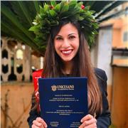 Laureata con lode impartisce ripetizioni e aiuto compiti. 
Massima serietà e professionalità. 
Prezzo, 12 euro l'ora